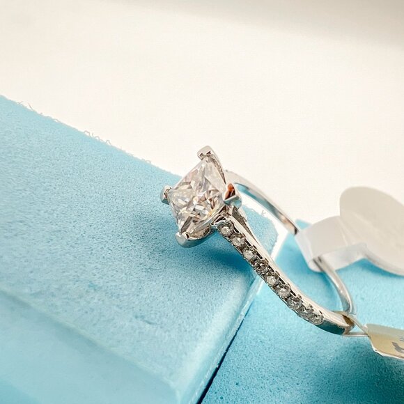 925 Sterling Sliver Moissanite Wedding/Engagement Ring, 1.0ctw VVS Stones Hip Ho - Picture 2 of 6